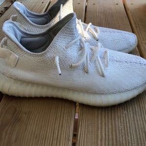Yeezy boost 350 V2 ‘ Cream White/Triple White’